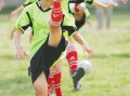 几岁能踢职业足球吗女，几岁能踢职业足球吗女孩